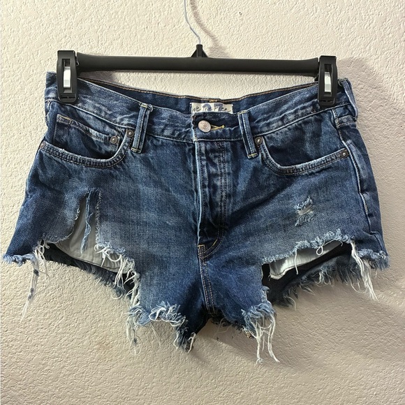We The Free Distressed Denim Shorts 27 - Picture 2 of 14